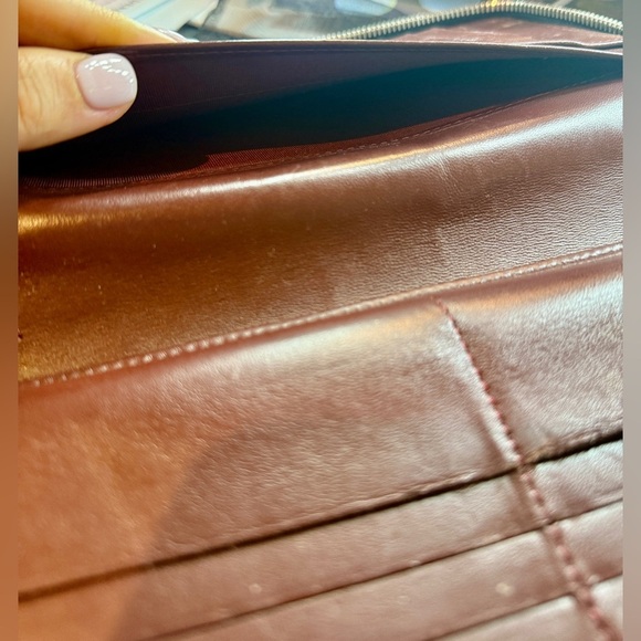 CHANEL Black Quilted Leather Wallet - Picture 6 of 8